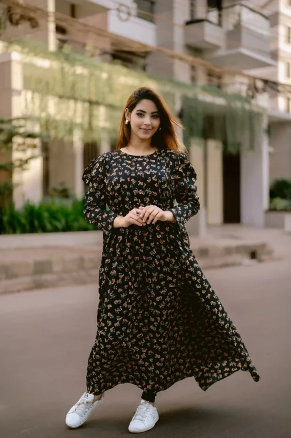 The Perfect Blend of Fashion & Comfort – Pocket Pori Gown - Image 3