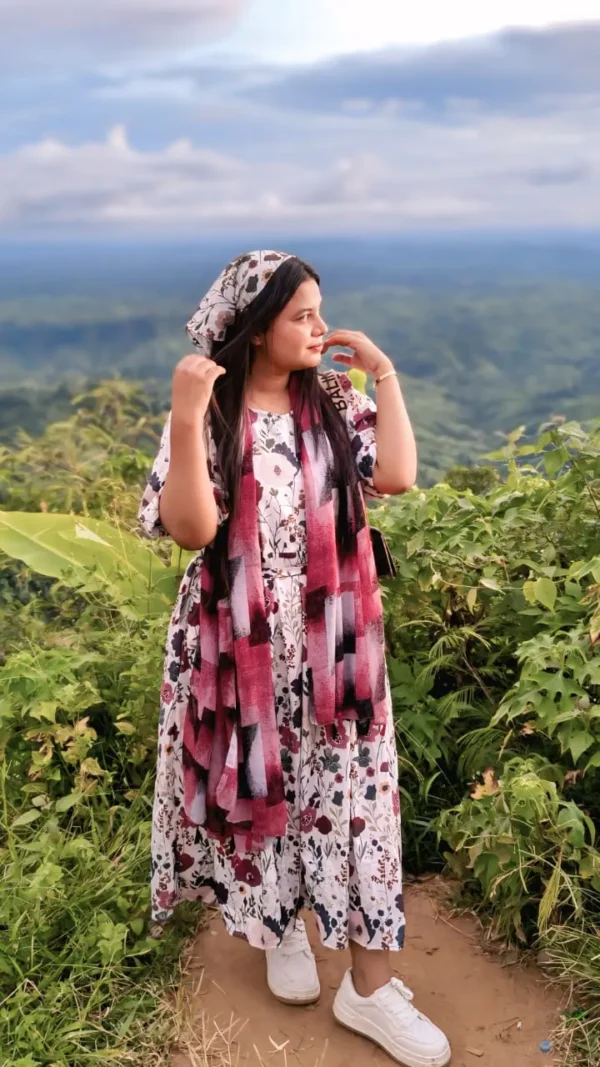 Flowral Printet Semi Long Gown - Image 3